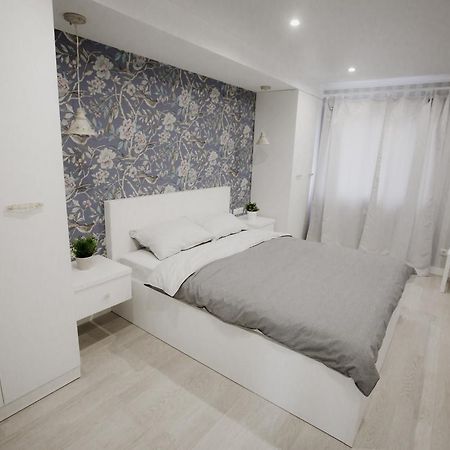Shale Na Polotskoy Villa Bobruisk Ngoại thất bức ảnh